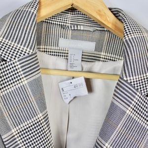 H&M Jackets & Coats - NWT H&M Plaid Blazer H&M Jackets & Coats - NWT H&M Plaid Blazer